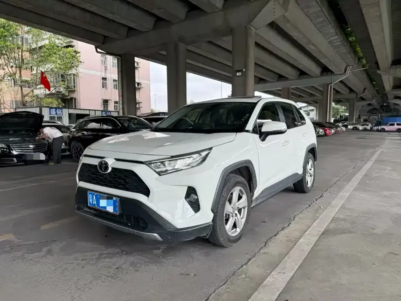 Toyota RAV4, 2019 — фото 1