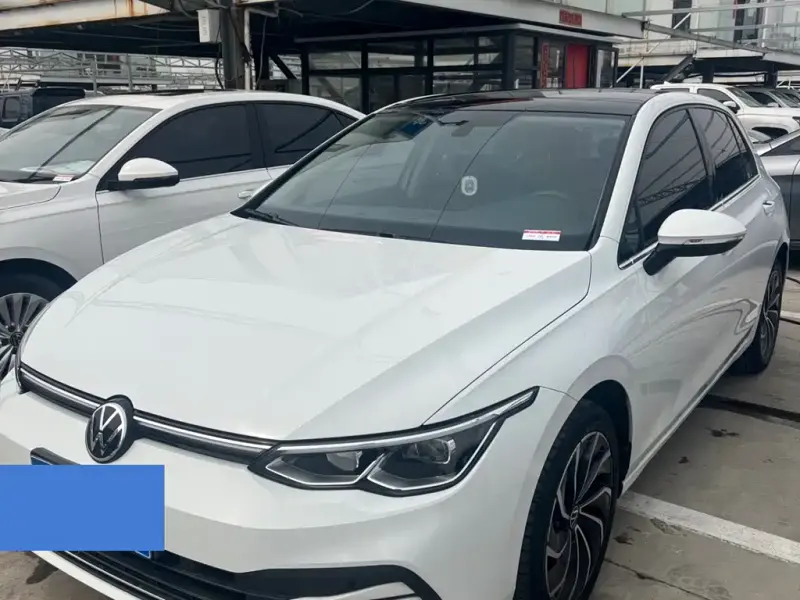 Volkswagen Golf, 2023