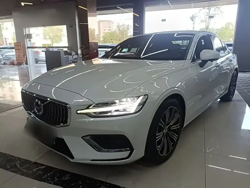 Volvo S60, 2022