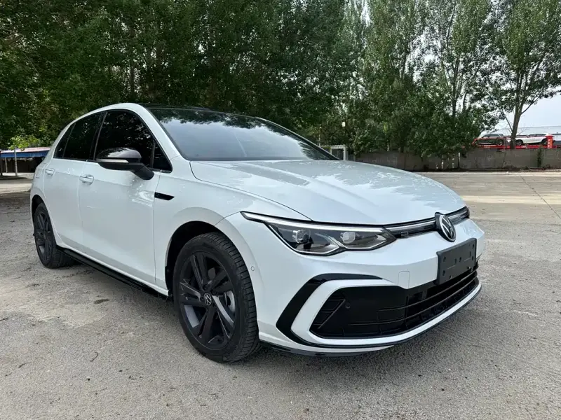 Volkswagen Golf, 2023