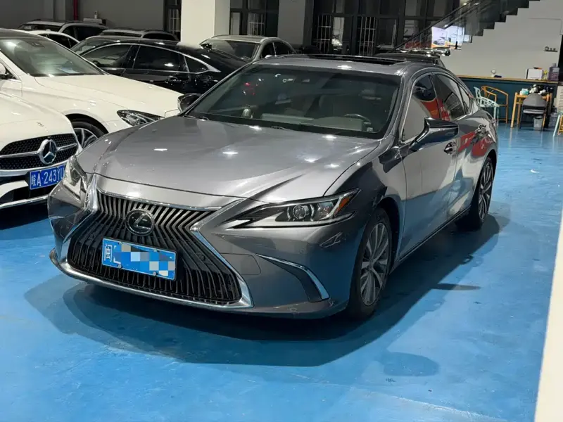 Lexus ES, 2018 — фото 1