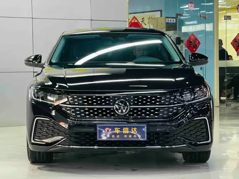Volkswagen Passat, 2025