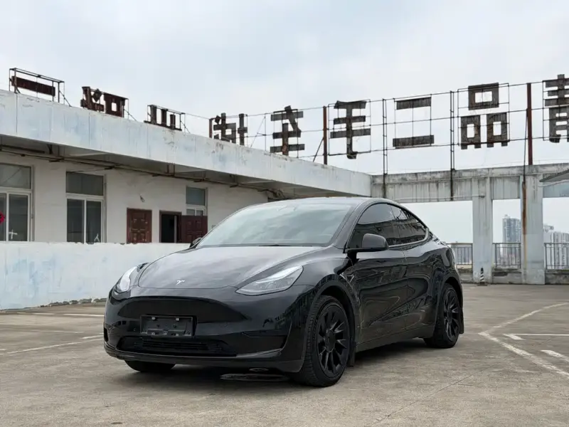Tesla Model Y, 2023