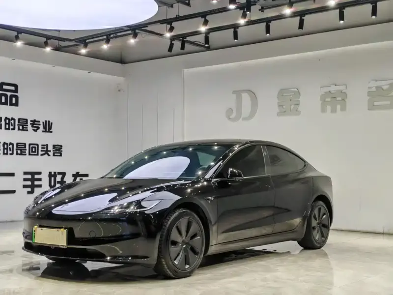 Tesla Model 3, 2026