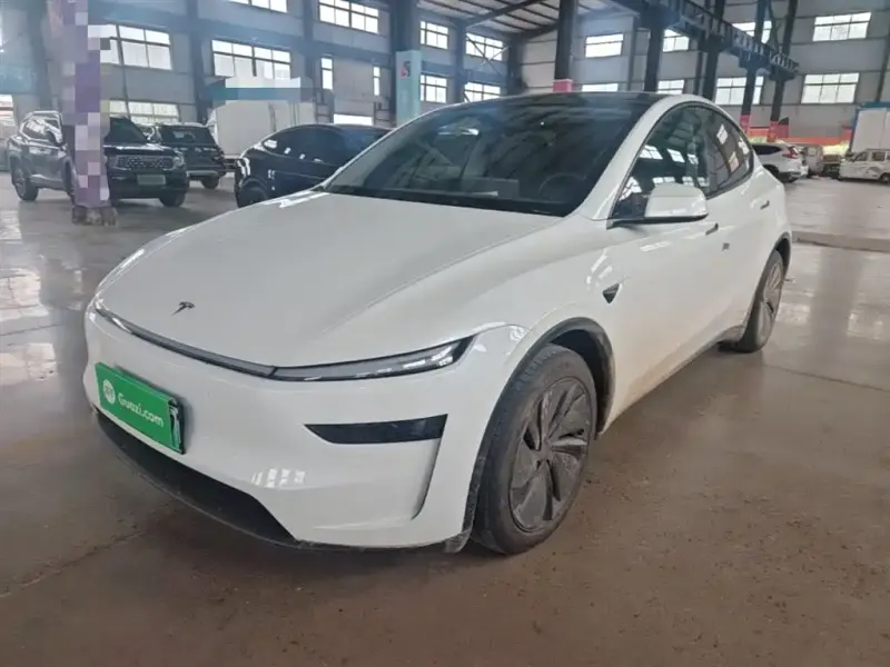 Tesla Model Y, 2025