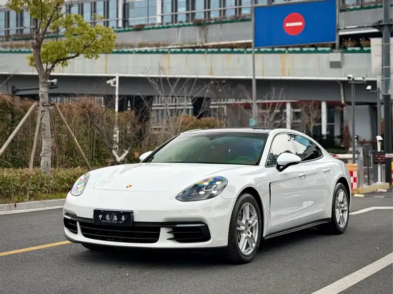 Porsche Panamera, 2018