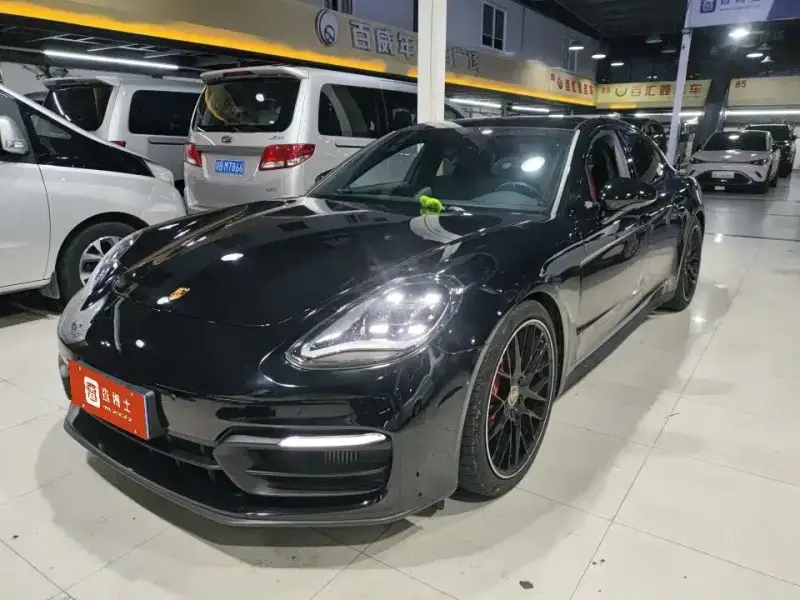 Porsche Panamera, 2022