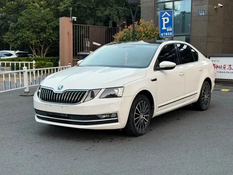 Skoda Octavia, 2018 — фото 1