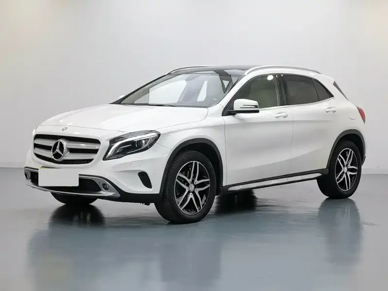 Mercedes-Benz GLA, 2015