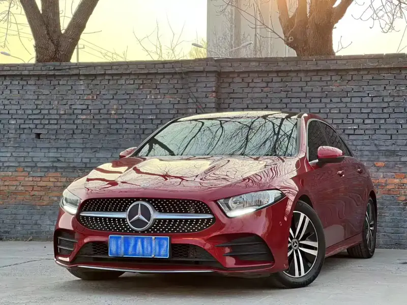 Mercedes-Benz A-Class, 2019 — фото 1