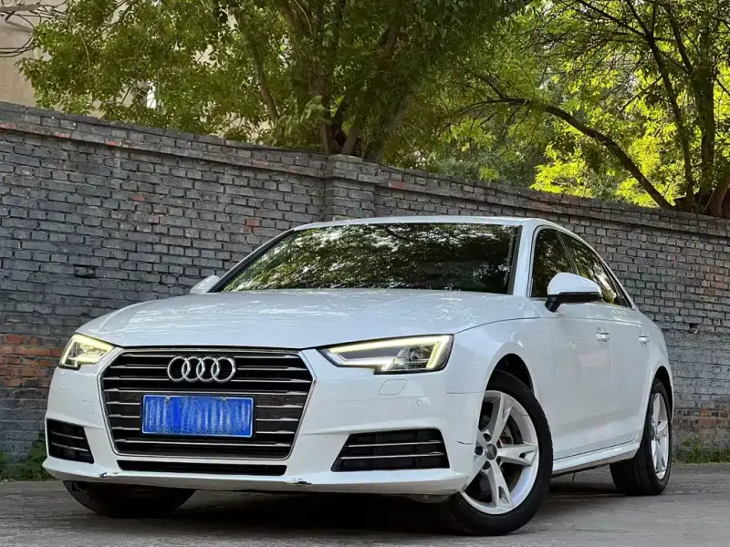 Audi A4L, 2017 — фото 1