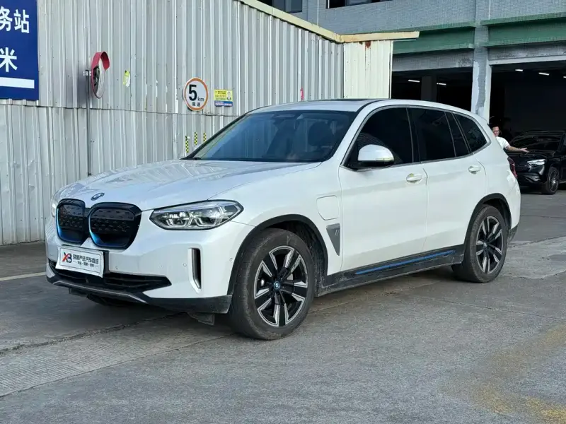 BMW iX3, 2021