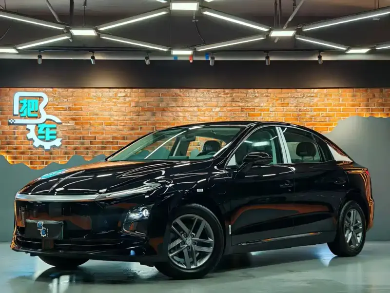 Hongqi E-QM5, 2026