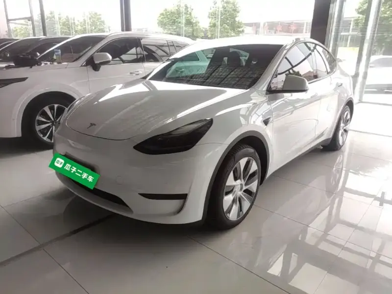 Tesla Model Y, 2023