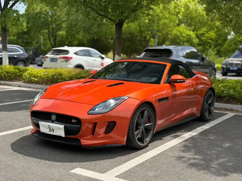 Jaguar F-TYPE, 2013