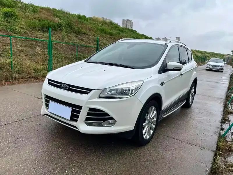 Ford Kuga, 2015