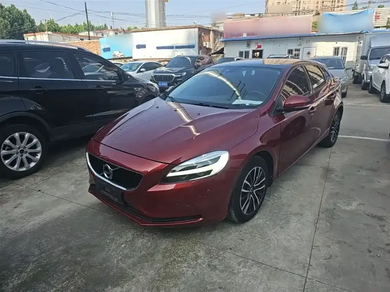 Volvo V40, 2018