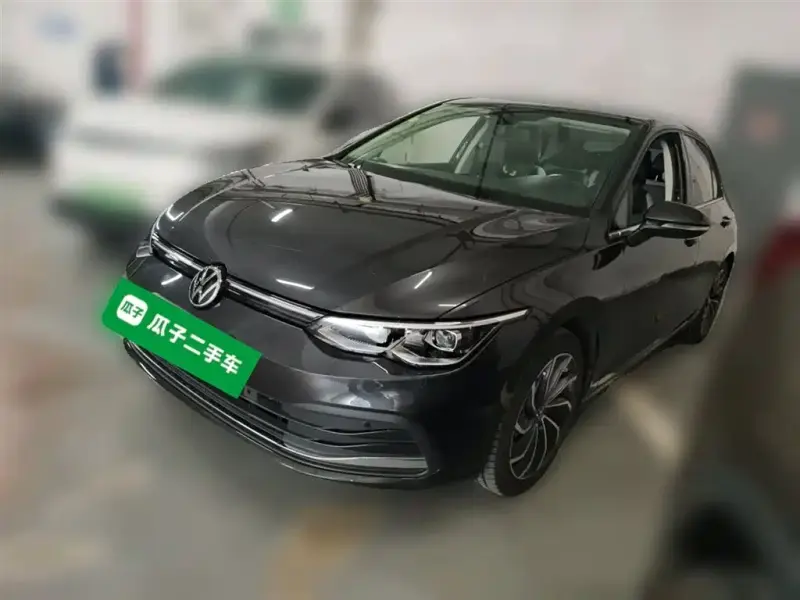 Volkswagen Golf, 2022