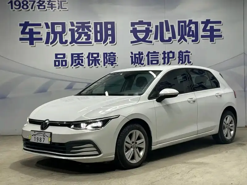 Volkswagen Golf, 2023