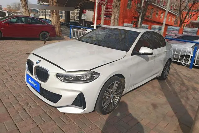 BMW 1-Series 120i Leading Version M Sport, 2019 — фото 1