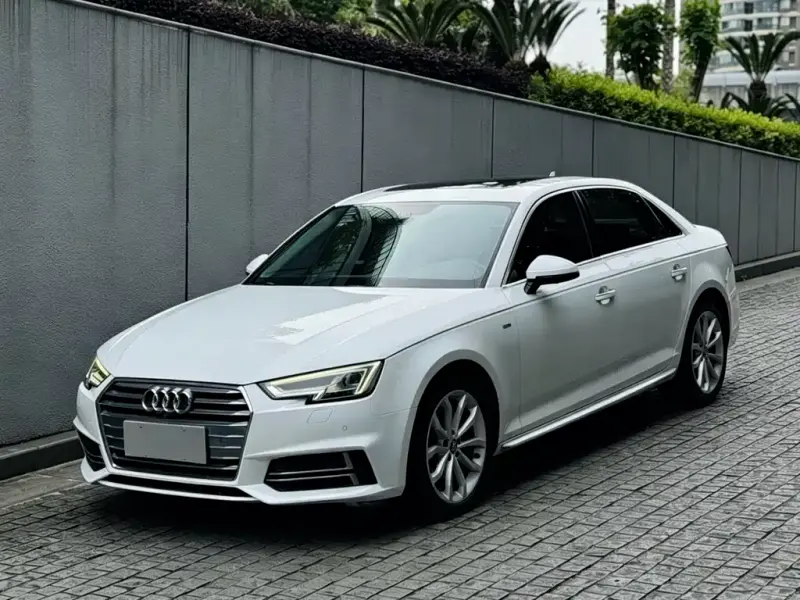 Audi A4L, 2018 — фото 1