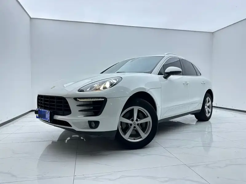 Porsche Macan, 2015