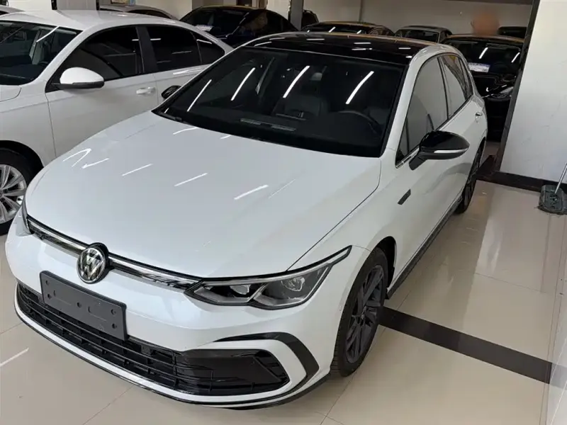 Volkswagen Golf, 2024