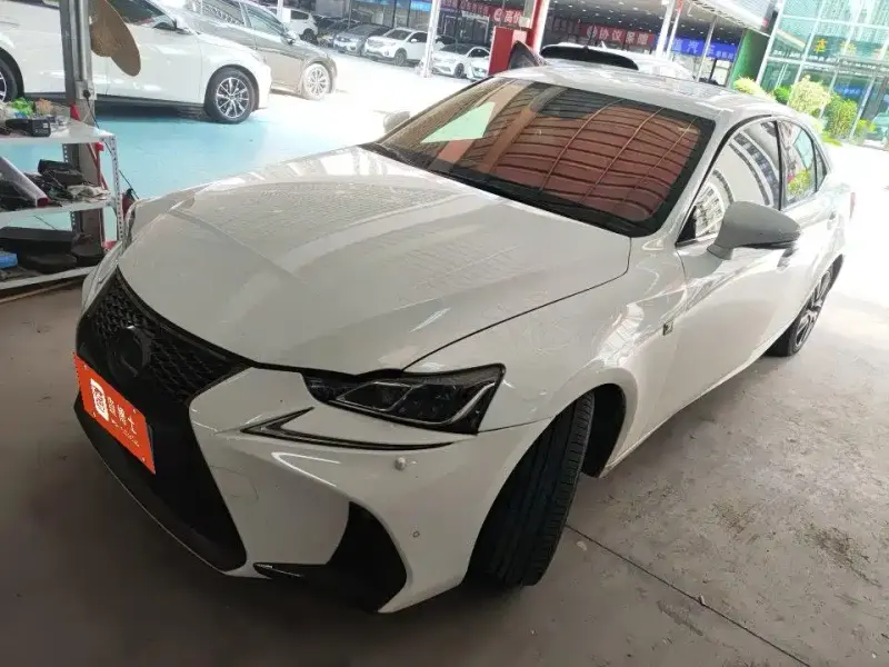 Lexus IS, 2018