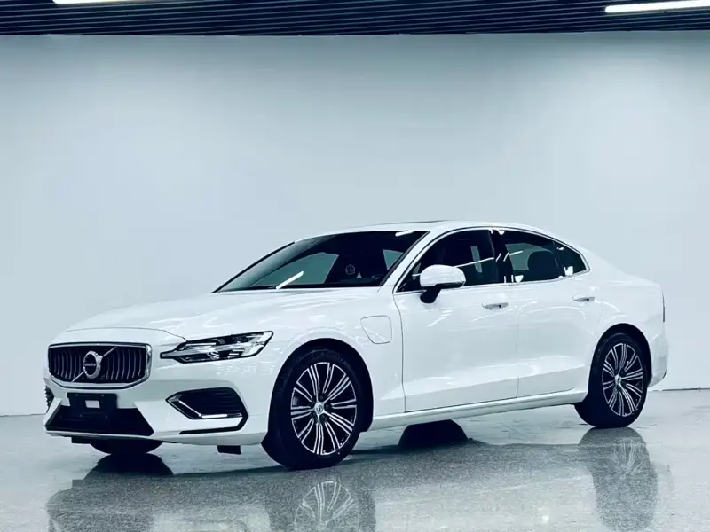 Volvo S60 PHEV, 2020