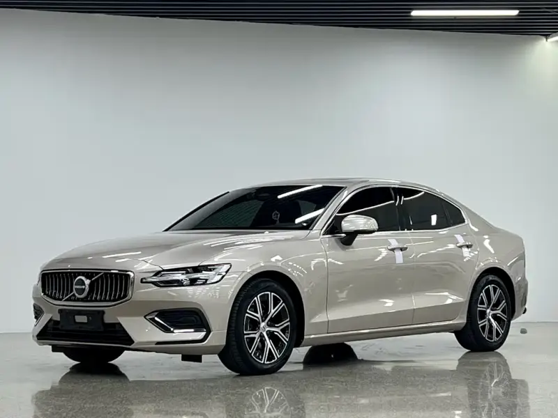 Volvo S60, 2022