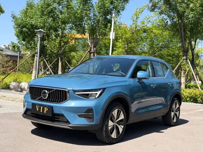Volvo XC40, 2025