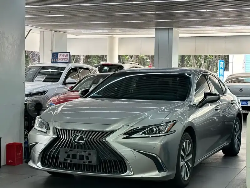Lexus ES, 2021 — фото 1