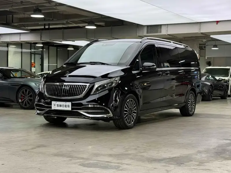 Mercedes-Benz V-Class, 2018 — фото 1