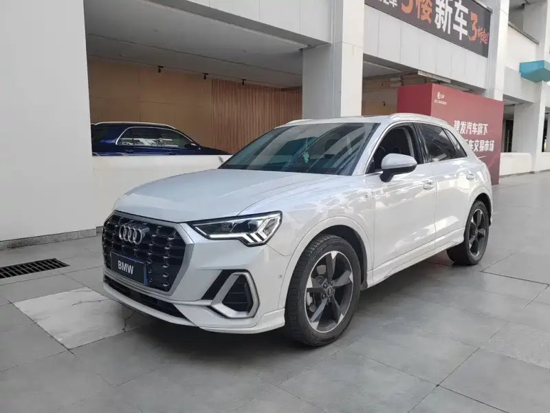 Audi Q3, 2022