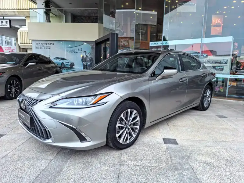 Lexus ES, 2024 — фото 1