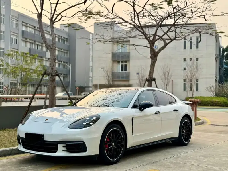 Porsche Panamera, 2019