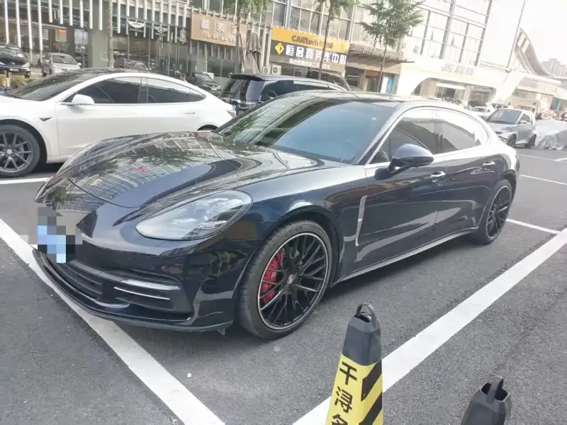 Porsche Panamera, 2019