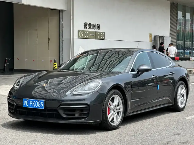 Porsche Panamera, 2023