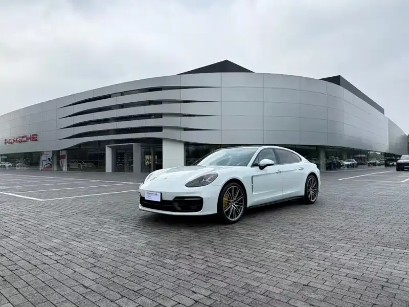 Porsche Panamera, 2023