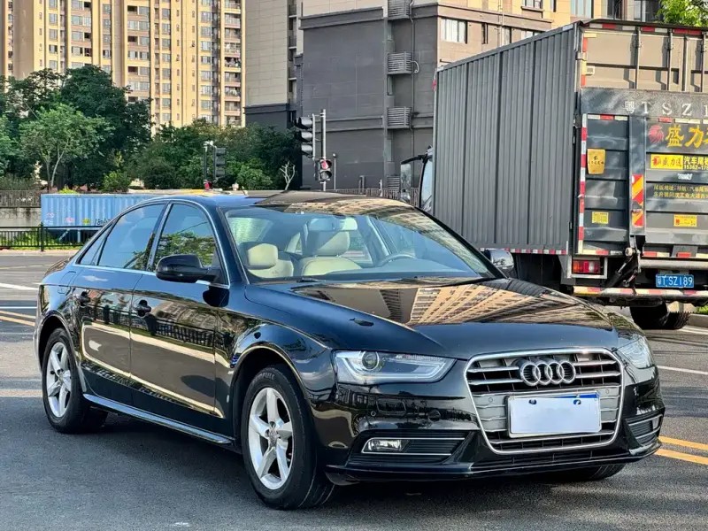 Audi A4L, 2015 — фото 1