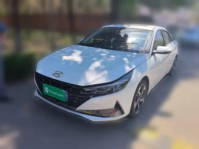 Hyundai Elantra, 2022