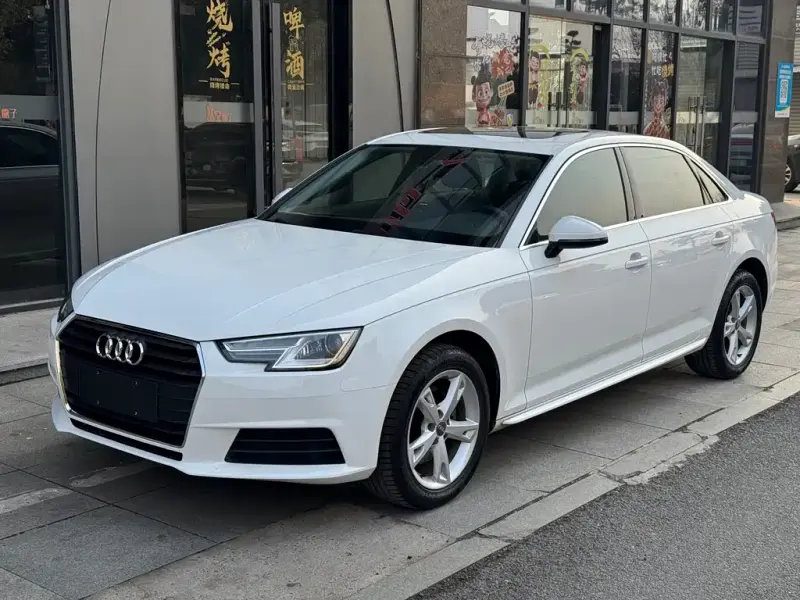 Audi A4L, 2017 — фото 1