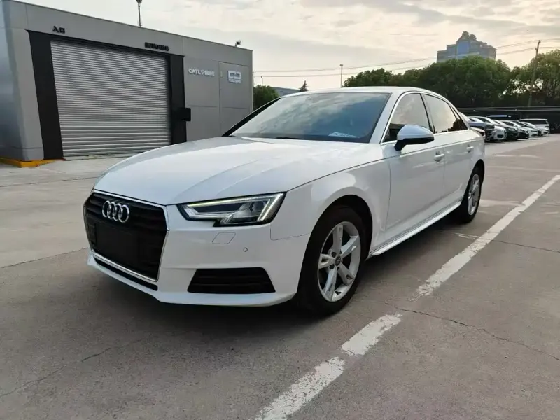 Audi A4L, 2016 — фото 1
