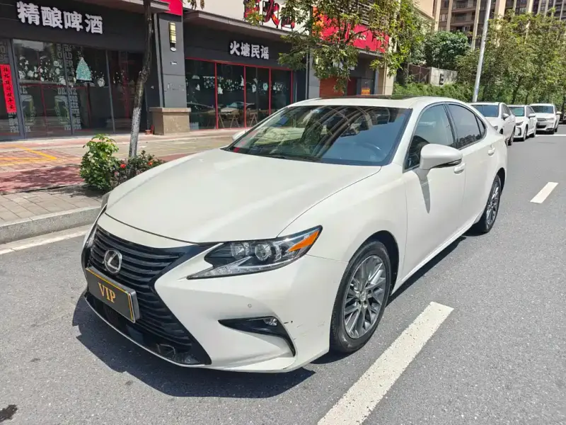 Lexus ES, 2018 — фото 1