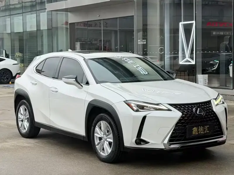 Lexus UX, 2021