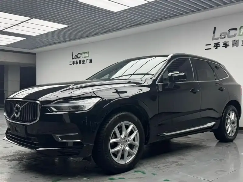 Volvo XC60, 2020 — фото 1