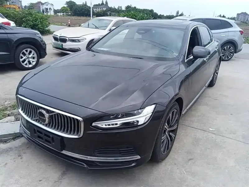 Volvo S90 PHEV, 2022