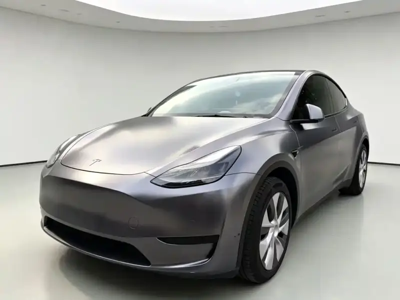Tesla Model Y, 2022