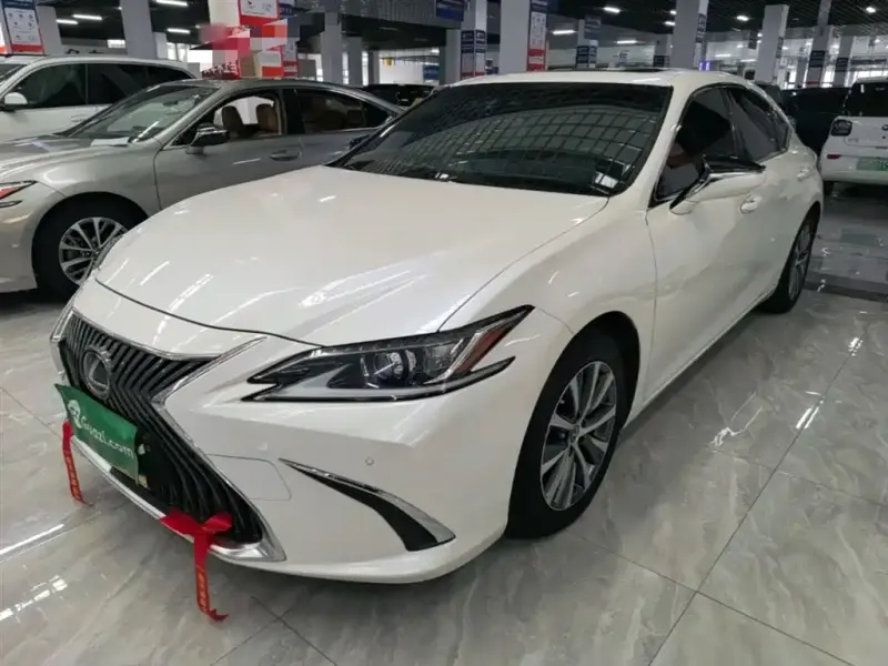 Lexus ES, 2021 — фото 1