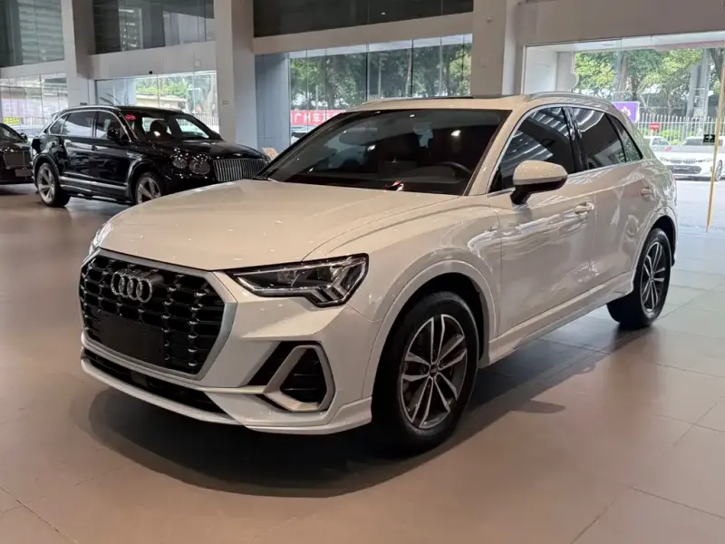 Audi Q3, 2022